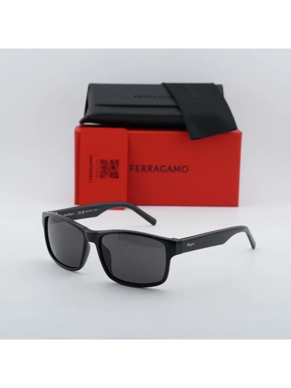 Salvatore Ferragamo SF960S 001 Sunglasses Black Rectangle Frame, Grey Lenses